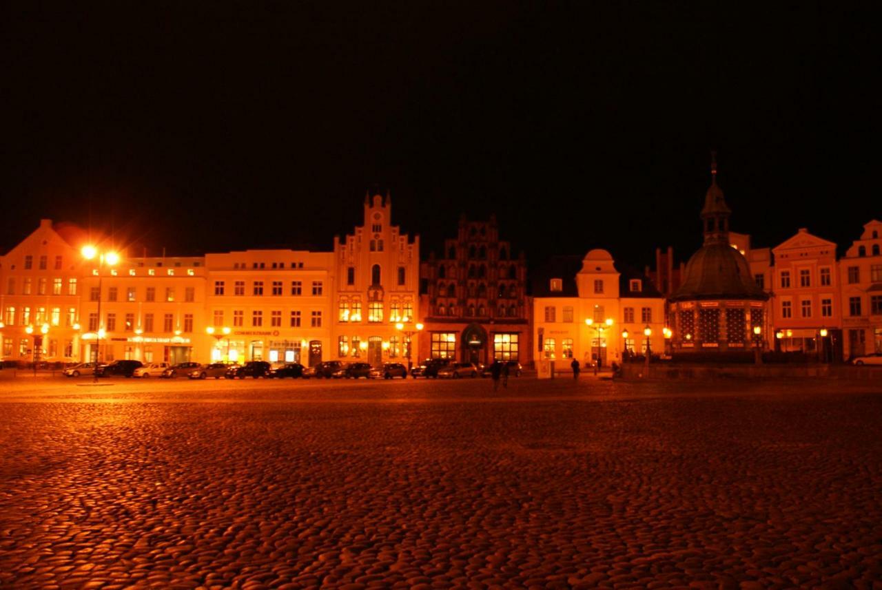 Stadtvilla Bruegemann Mit Terrasse & Parkplatz - Abc136 By AbcWißmar Extérieur photo